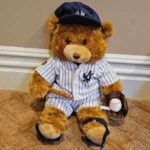 NY Yankees Build A Bear